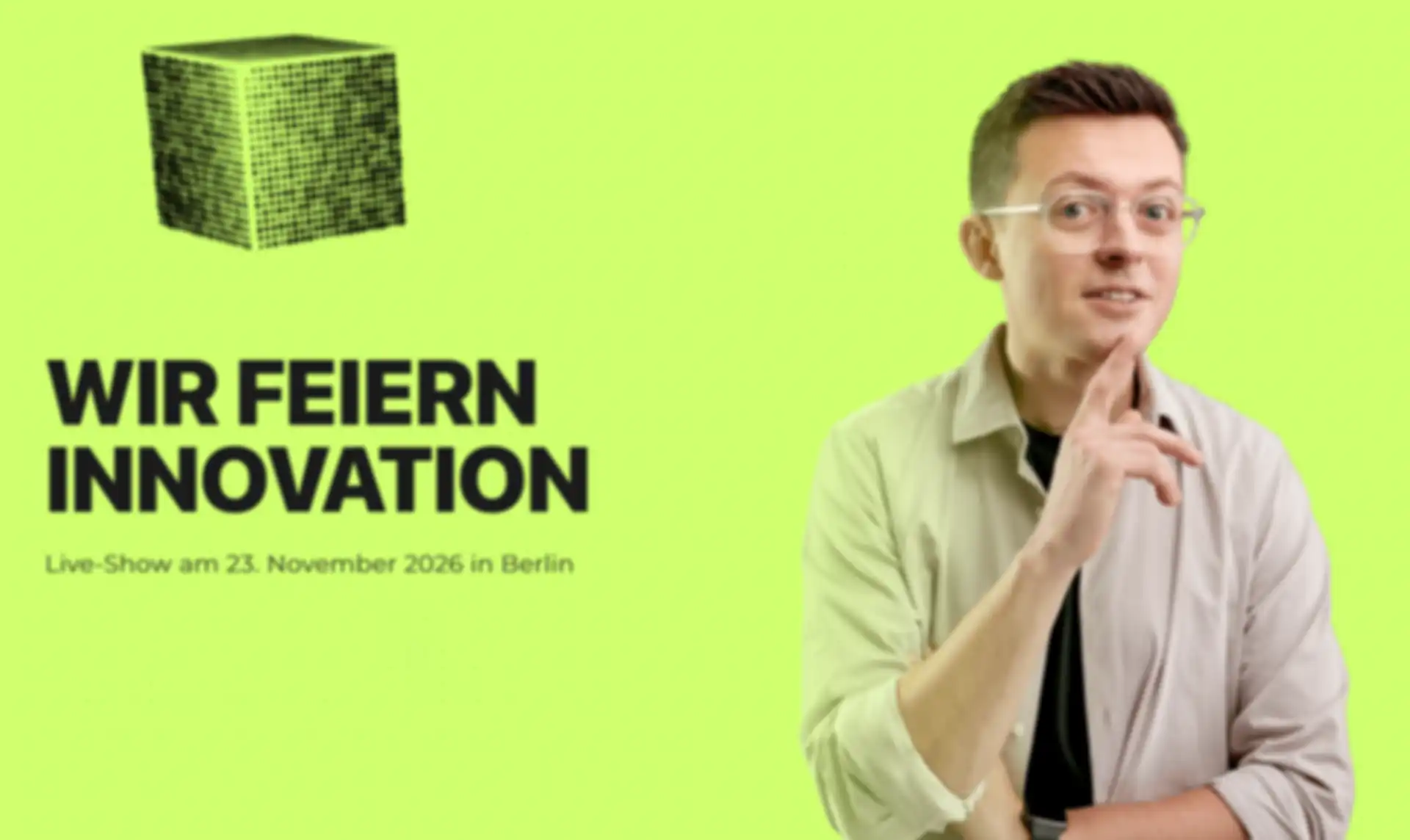 Portraitfoto von Jacob Beautemps vor grünem Hintergrund. Neben ihm der Schriftzug "Wir feiern Innovation".