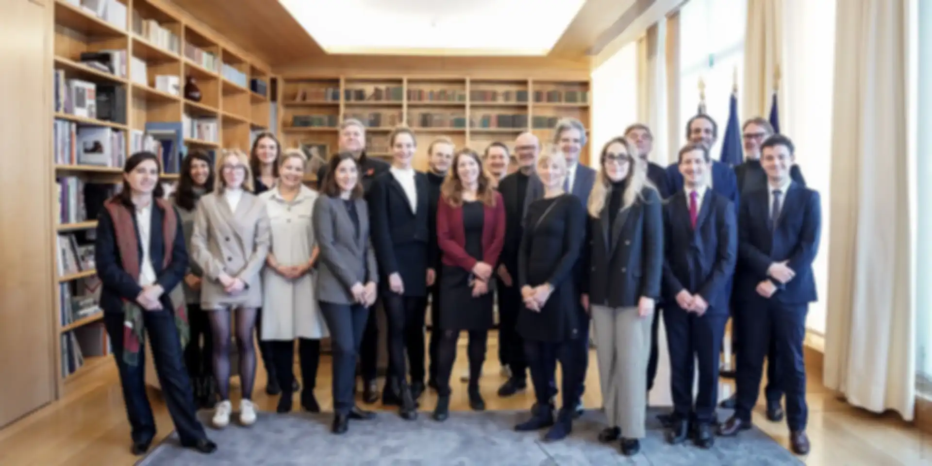 The entire delegation in a group photo