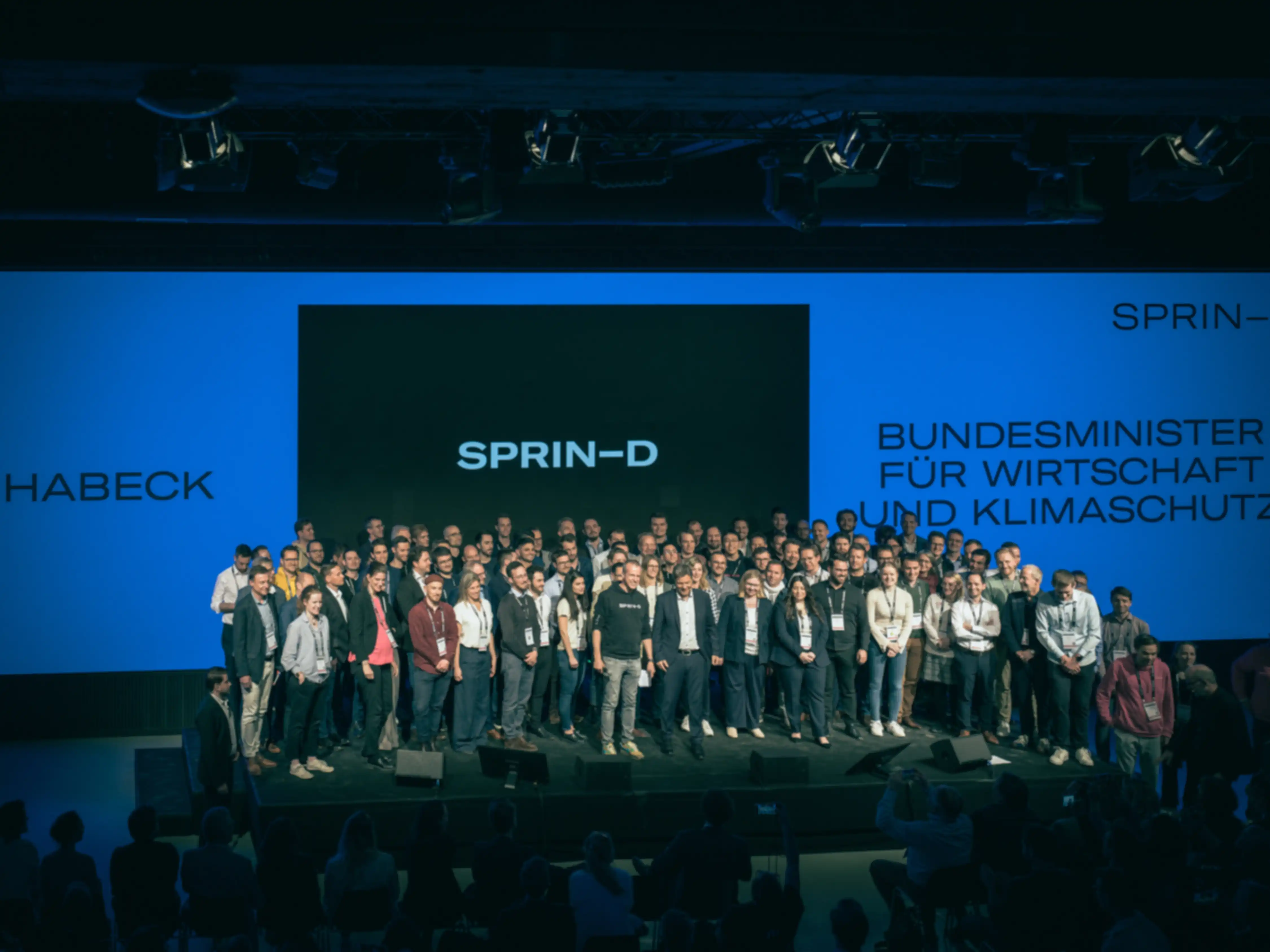 Alle beteiligten Teams der SPRIND VENTURE 2024 im Gruppenfoto