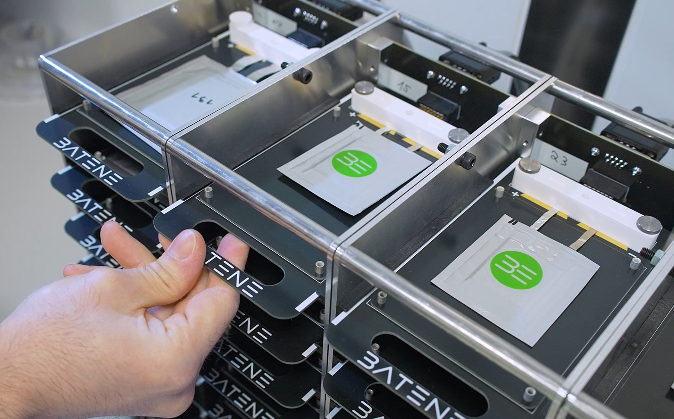 SPRIND | NEUER STROMKOLLEKTOR FÜR BATTERIEZELLEN